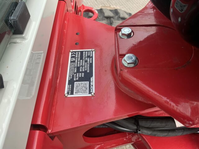 Takeuchi TB325R Digger (ST23095)