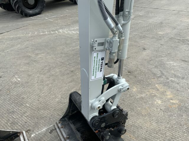 Takeuchi TB325R Digger (ST23095)