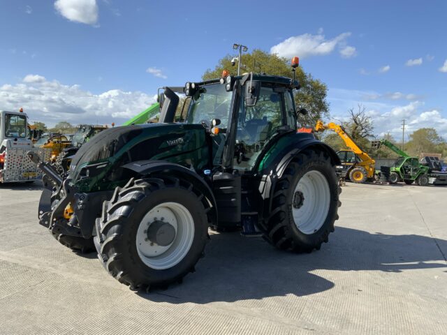 Valtra T214 Direct Tractor (ST22983)