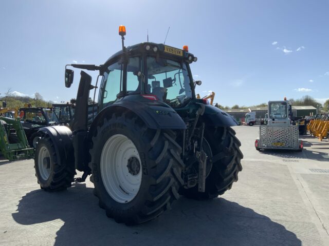 Valtra T214 Direct Tractor (ST22983)
