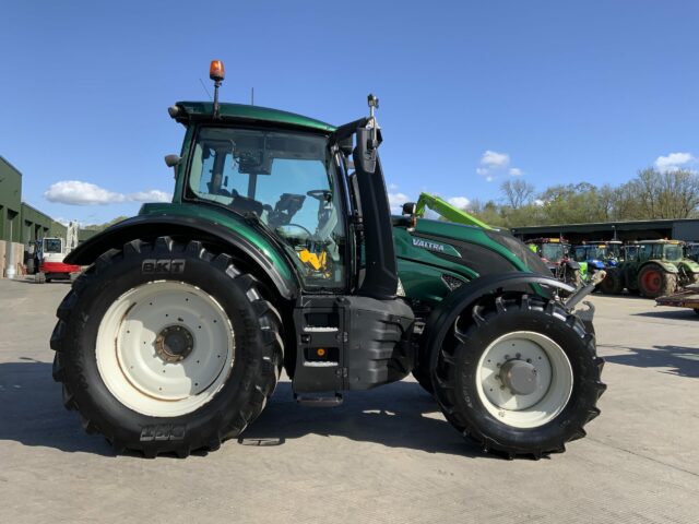 Valtra T214 Direct Tractor (ST22983)