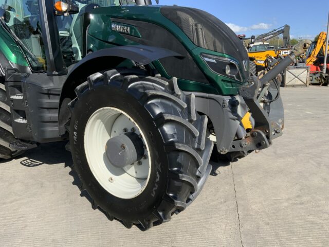 Valtra T214 Direct Tractor (ST22983)