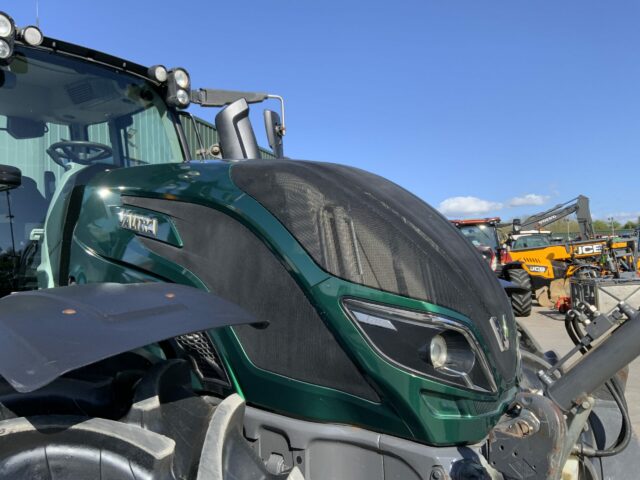 Valtra T214 Direct Tractor (ST22983)