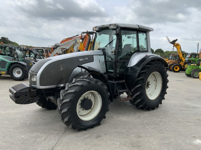 Valtra T160 Twin Track Reverse Drive Tractor (ST23284)