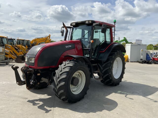 Valtra T151 Tractor (ST23220)