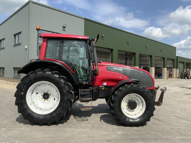 Valtra T151 Tractor (ST23220)