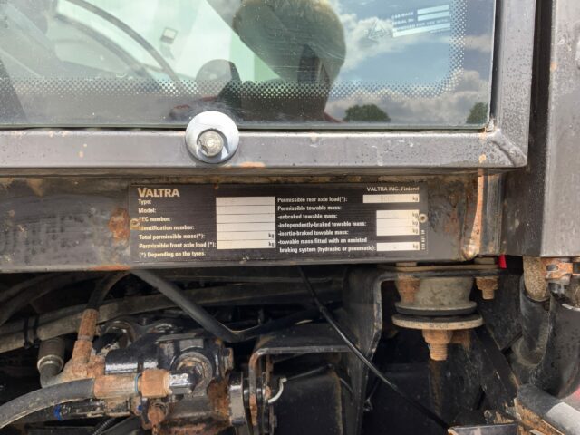 Valtra T151 Tractor (ST23220)