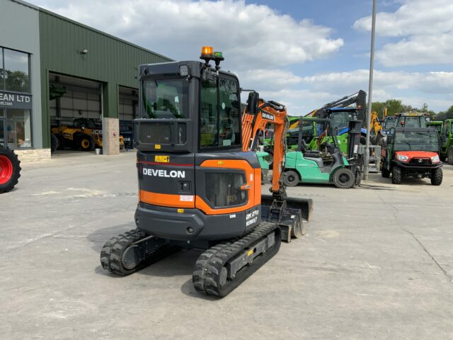 Doosan DX27Z-7 Digger (ST23341)