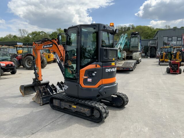 Doosan DX27Z-7 Digger (ST23341)