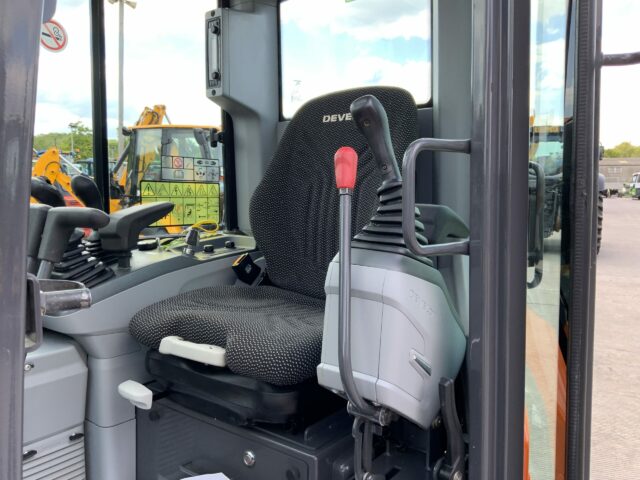 Doosan DX27Z-7 Digger (ST23341)