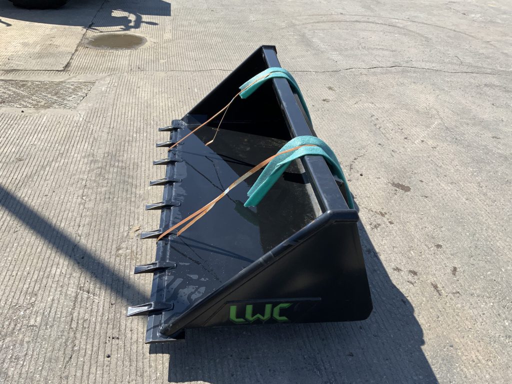 Unused LWC 6FT Skid Steer Bucket