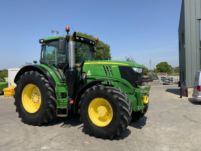 John Deere 6215R Tractor (ST23125)