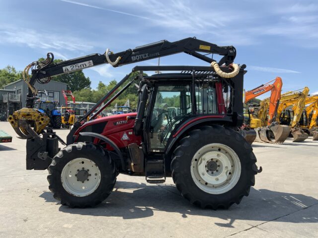 Valtra N123 Hi Tech Tractor With Roof Mounted Botex 560TL Crane (ST23285)