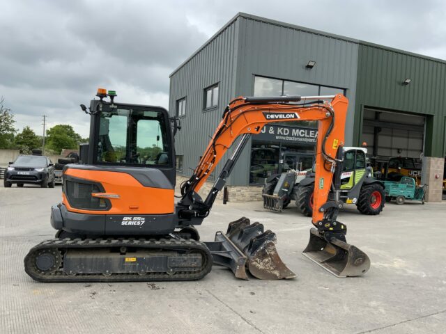 Doosan DX55R-7 Digger (ST23334)