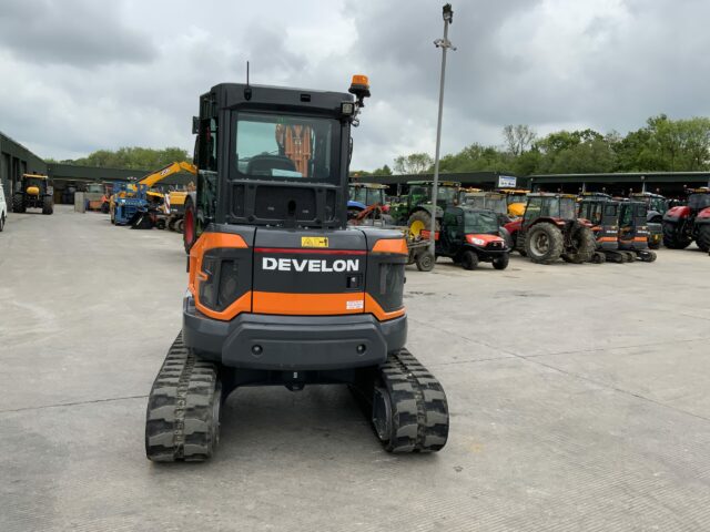 Doosan DX55R-7 Digger (ST23334)