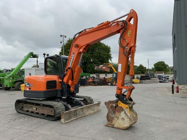 Doosan DX85R-3 Digger (ST23371)