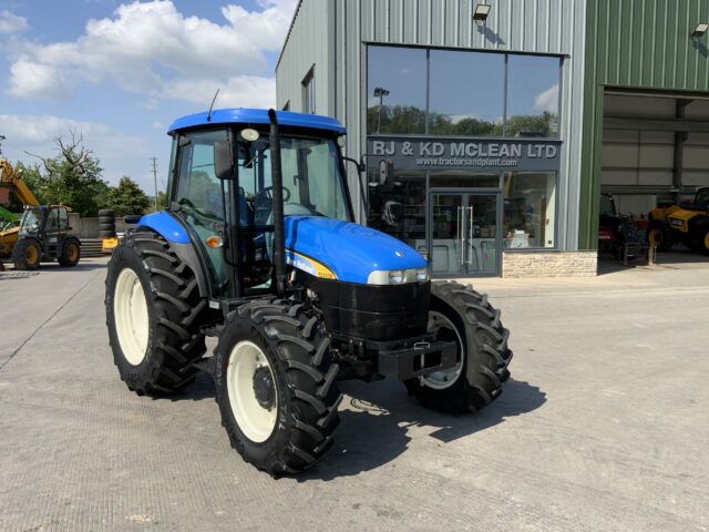 New Holland TD5030 Tractor (ST23208)