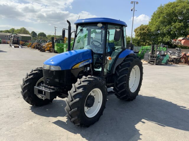 New Holland TD5030 Tractor (ST23208)