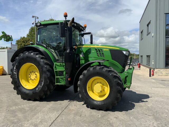 John Deere 6215R Tractor (ST23353)
