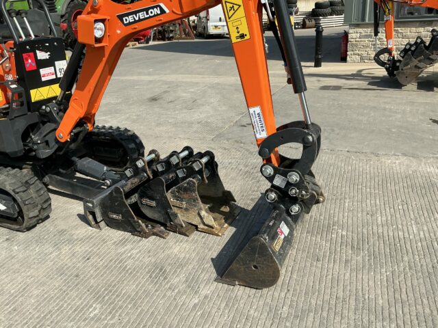 Develon DX10Z Micro Digger (ST23364)