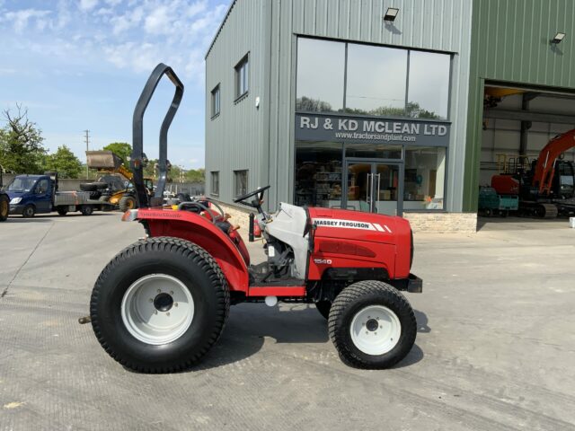 Massey Ferguson 1540 Compact Tractor (ST23249)