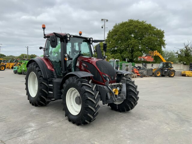 Valtra N174 Active Tractor (ST22969)