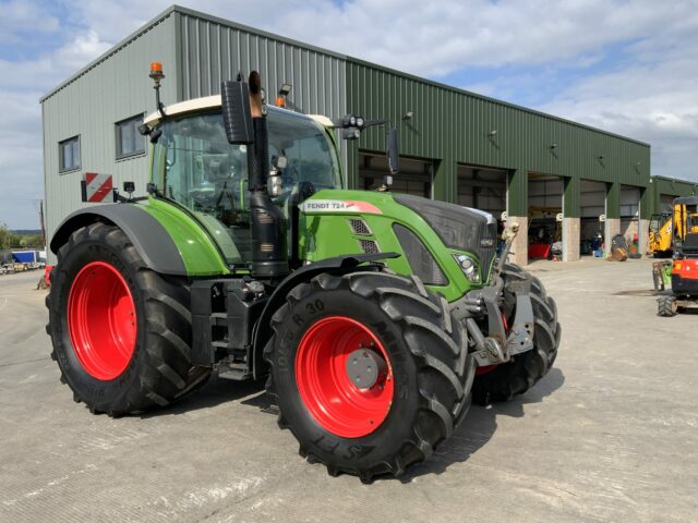 Fendt 724 Profi Plus Tractor (ST22008)