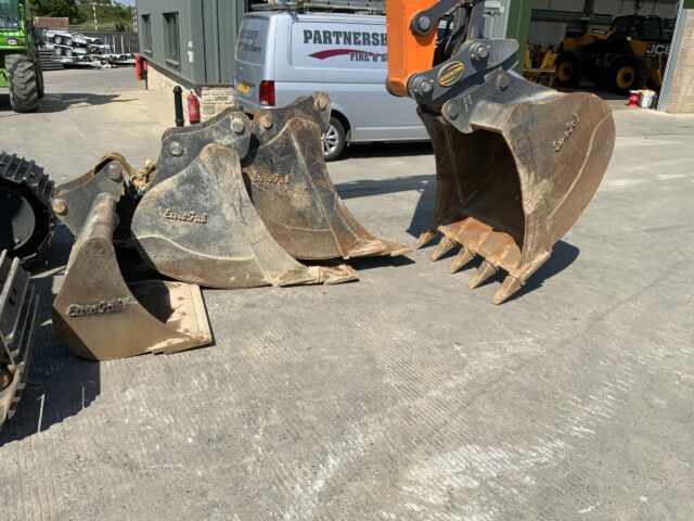 Develon DX140LCR-7 Digger (ST23384)