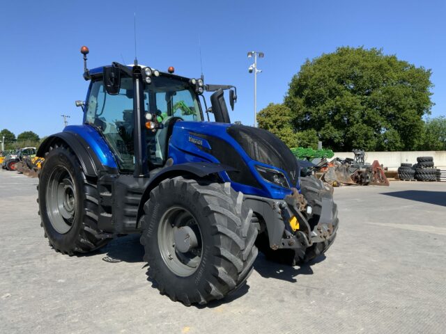 Valtra T234 Direct Twin track Reverse Drive Tractor (ST23213)