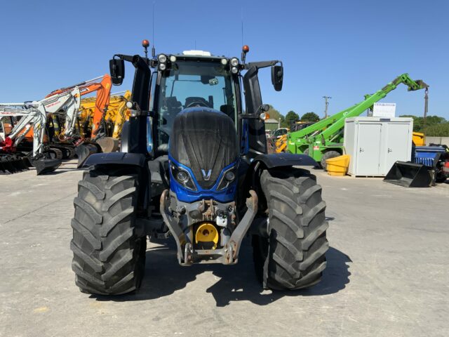 Valtra T234 Direct Twin track Reverse Drive Tractor (ST23213)