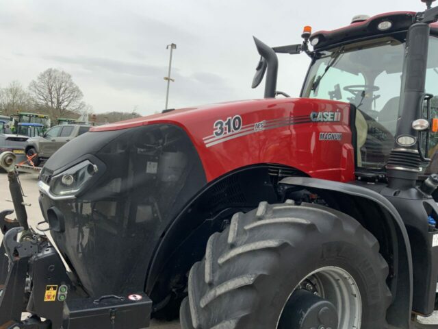 Case Magnum 310 Tractor (ST18497)