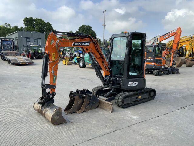 Develon DX27Z Digger (ST23333)