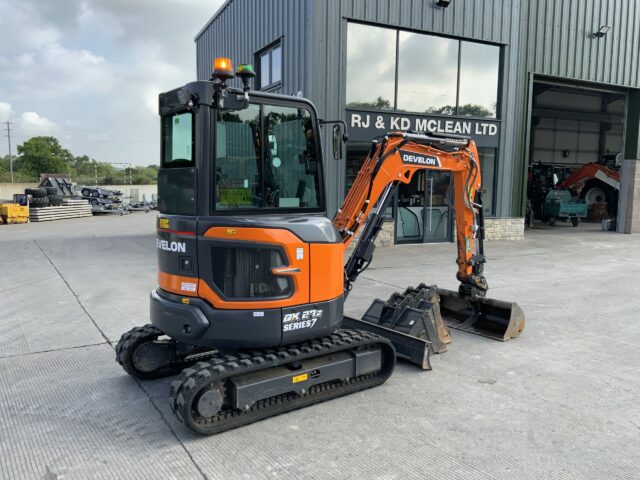 Develon DX27Z Digger (ST23333)