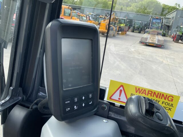 Develon DX27Z Digger (ST23333)