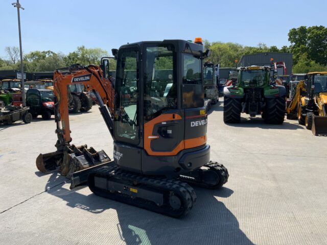 Doosan DX27Z-7 Digger (ST23332)