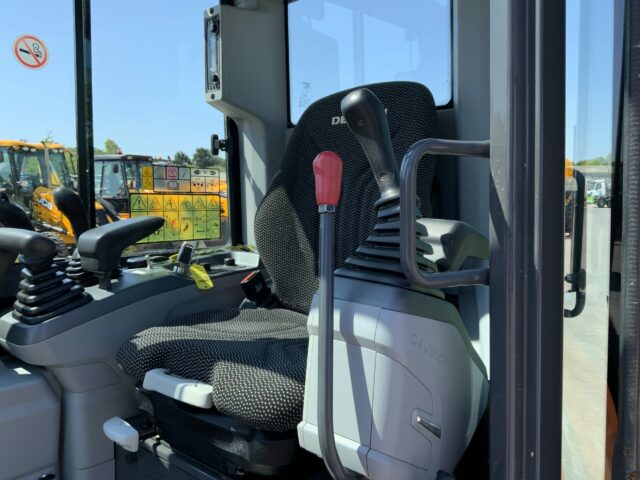 Doosan DX27Z-7 Digger (ST23332)