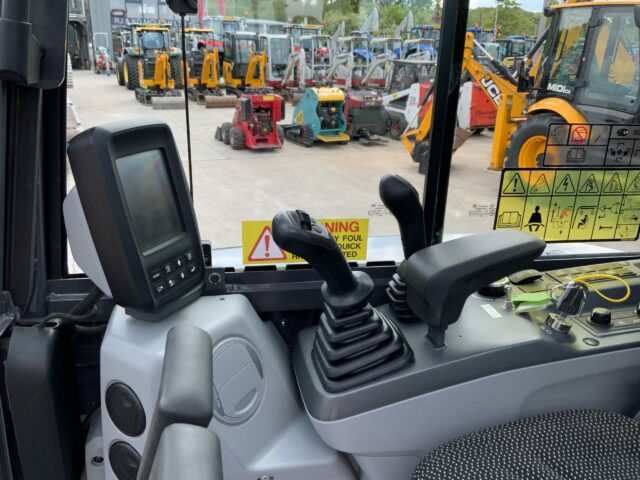 Doosan DX27Z-7 Digger (ST23341)