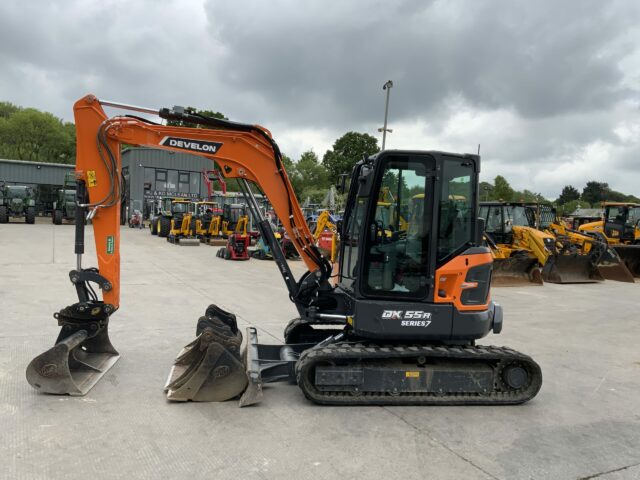 Doosan DX55R-7 Digger (ST23334)
