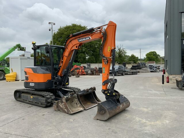Doosan DX55R-7 Digger (ST23334)