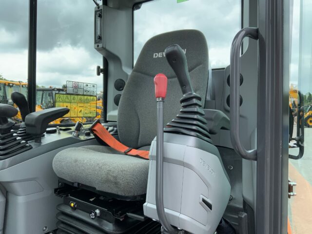 Doosan DX55R-7 Digger (ST23334)
