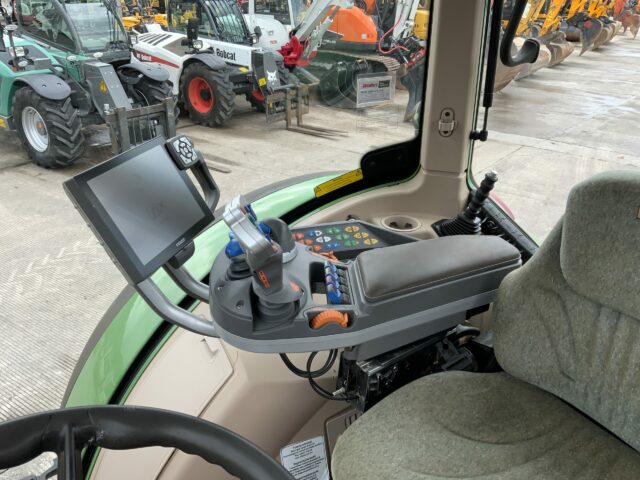 Fendt 720 Profi Plus Tractor (ST23132)