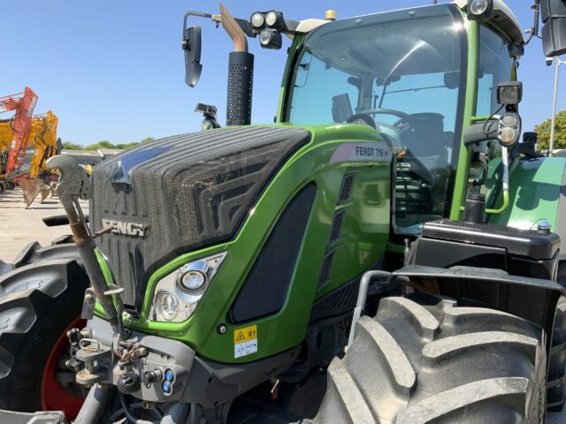 Fendt 718 Profi Plus Tractor (ST23135)