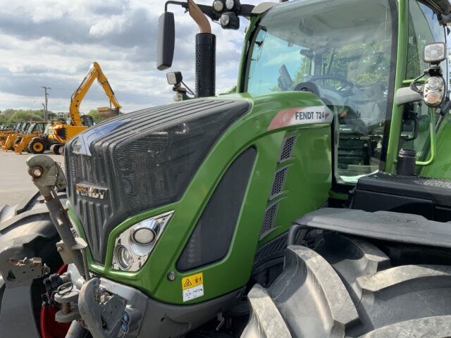 Fendt 724 Profi Plus Tractor (ST22008)
