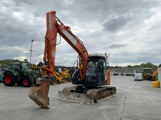 Hitachi Zaxis 135 US-6 Digger (ST23300)