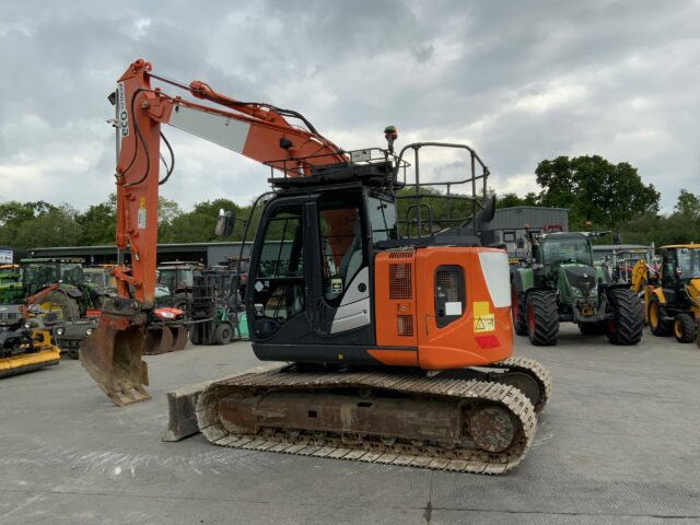 Hitachi Zaxis 135 US-6 Digger (ST23300)