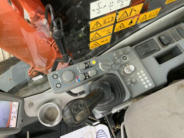 Hitachi Zaxis 135 US-6 Digger (ST23300)
