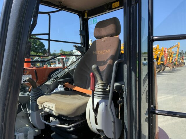 Hitachi Zaxis 85 USB - 5A Digger (ST23301)