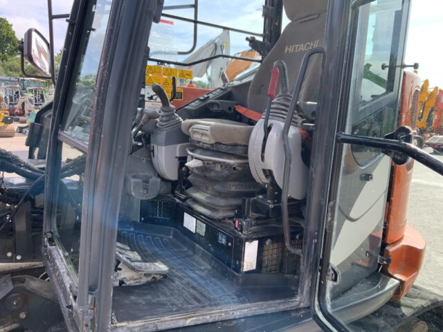 Hitachi ZX85USB-5A Digger (ST23385)