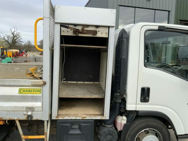 Isuzu N75.190 Tipper Lorry (ST22786)