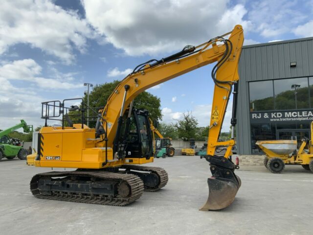 JCB 131X LC Digger (ST23102)